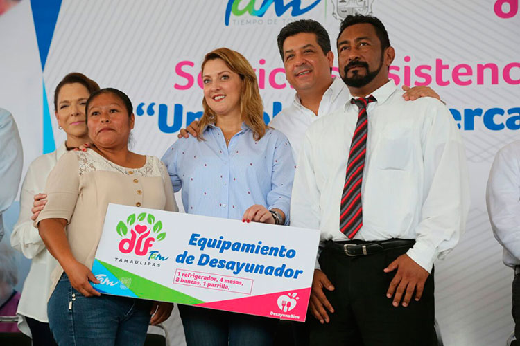 Gobierno del estado acerca programas y servicios a familias tamaulipecas