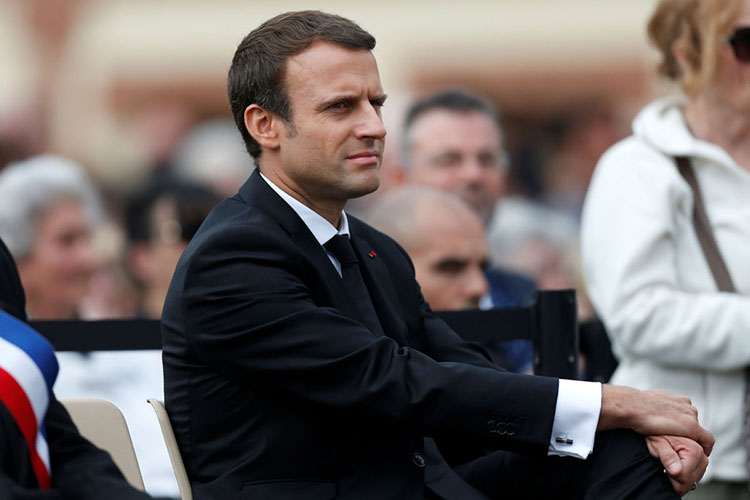 Aprueban ley que prohíbe a diputados contratar a familiares en Francia