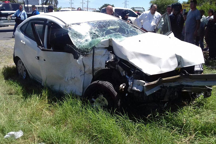 Encontronazo deja 5 heridos en carretera Matamoros