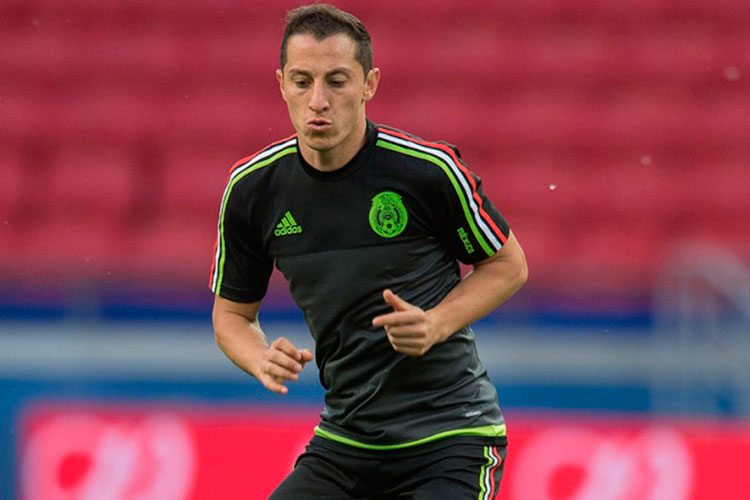Guardado podría volver a España; el Betis lo quiere