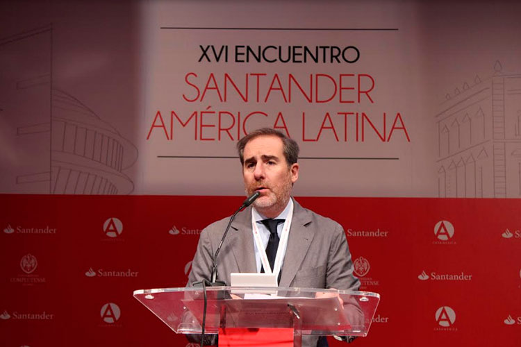Santander insta a usar menos efectivo para reducir inseguridad
