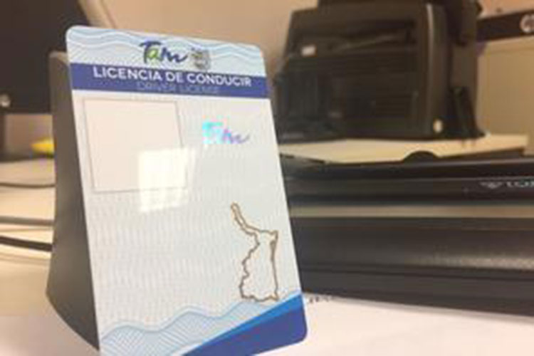 Rechaza regidor politizar entrega de licencias con descuentos