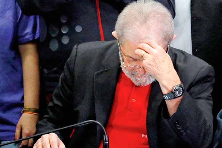Juez le bloquea bienes a Lula