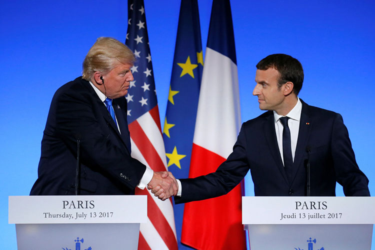 Francia recibe a Trump con honores militares