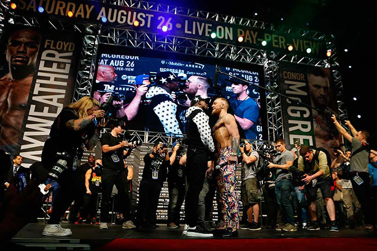 Mayweather y McGregor promocionan su pelea en Nueva York