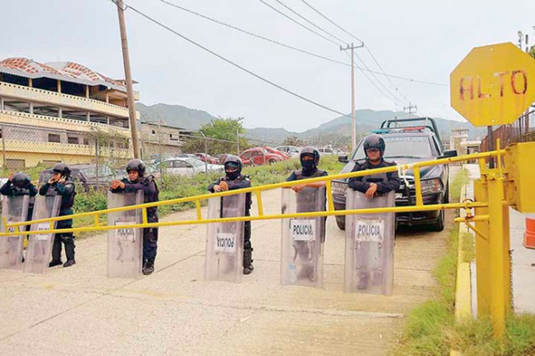 Cesan a director de penal de Acapulco