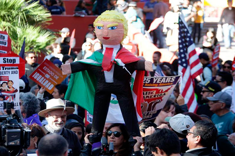 Crece el clamor por aplicar juicio político a Trump