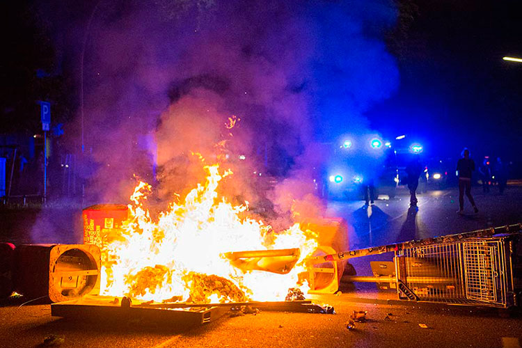 Tercera noche de disturbios en Hamburgo por el G20