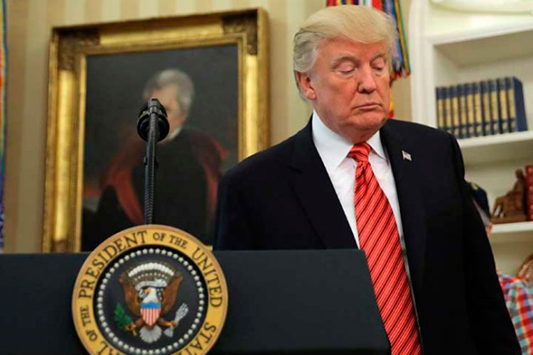 Trump reprocha falta de apoyo de republicanos