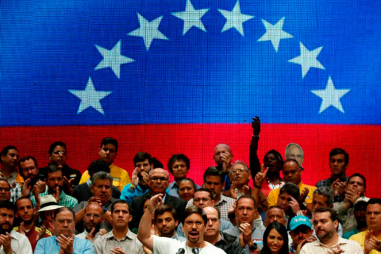 Llaman a paro nacional contra Maduro