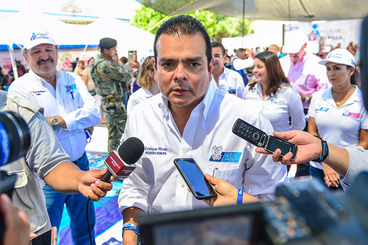 Registran en internet más de 20 mil solicitudes para becas
