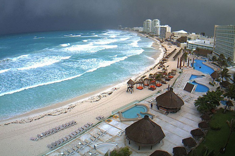 Activan alerta máxima en Yucatán y Campeche por ‘Franklin’