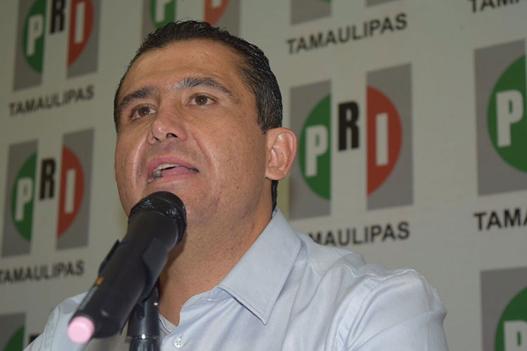 Guevara declina y esperará al ganador de la dirigencia del PRI
