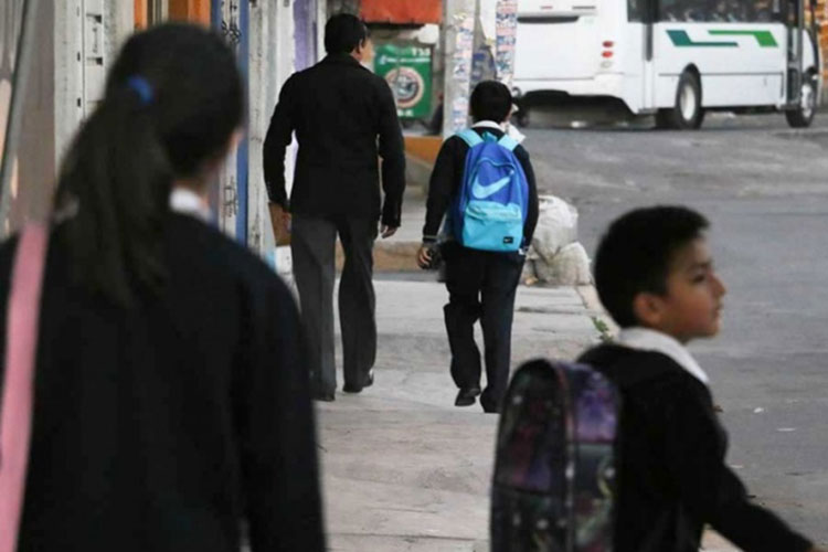 Regresan a clases 25 millones de alumnos de nivel básico