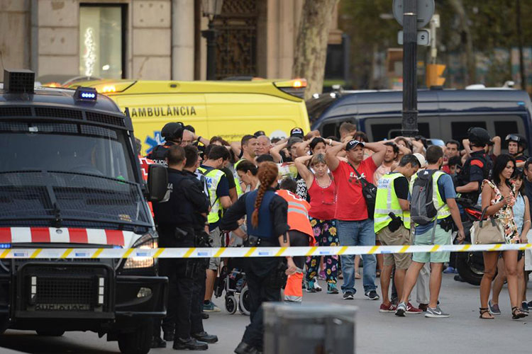 Atentado en Barcelona; 13 muertos y 100 heridos