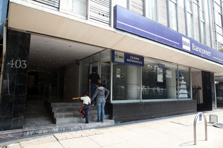 Crecen ganancias de bancos 24.7% en un año