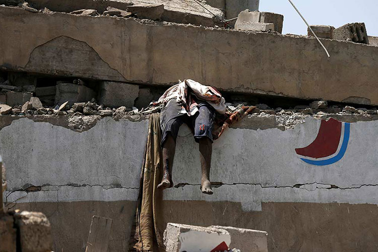 Bombardeos saudíes en Yemen dejan al menos 43 muertos