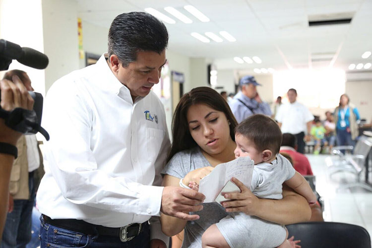 Gobernador ‘da consultas’ en el General y Centro de Salud