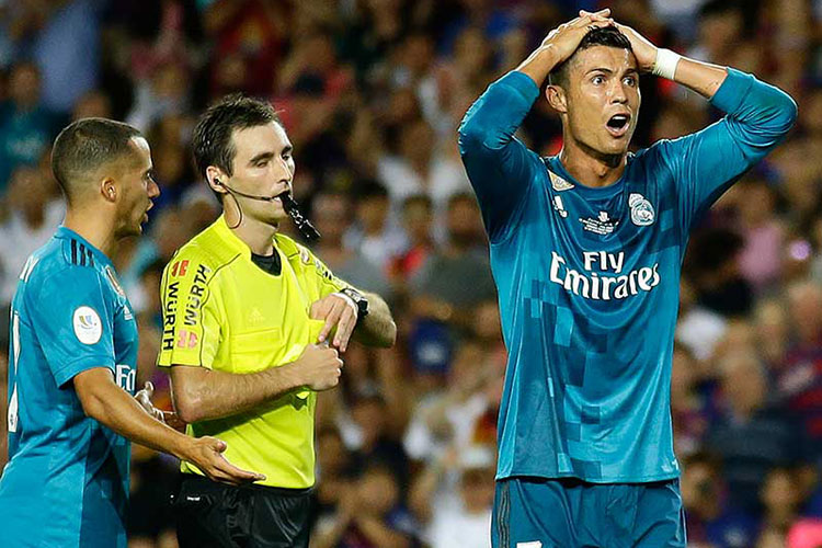 Suspenden 5 partidos a Cristiano por ‘empujón’ a árbitro
