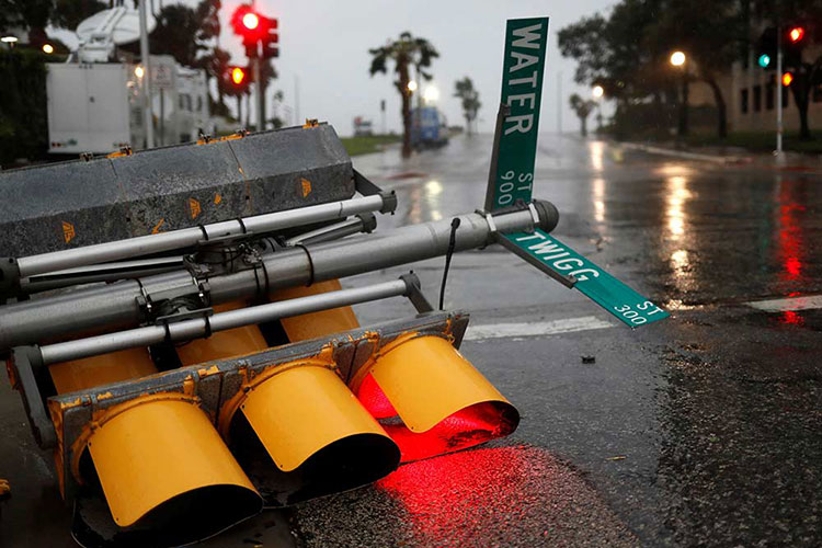 ‘Harvey’ deja a 300 mil sin luz en Texas