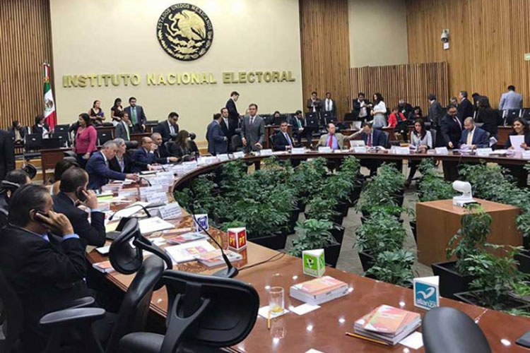 Aprueba INE monto histórico de 6 mil 789 mdp a partidos para 2018