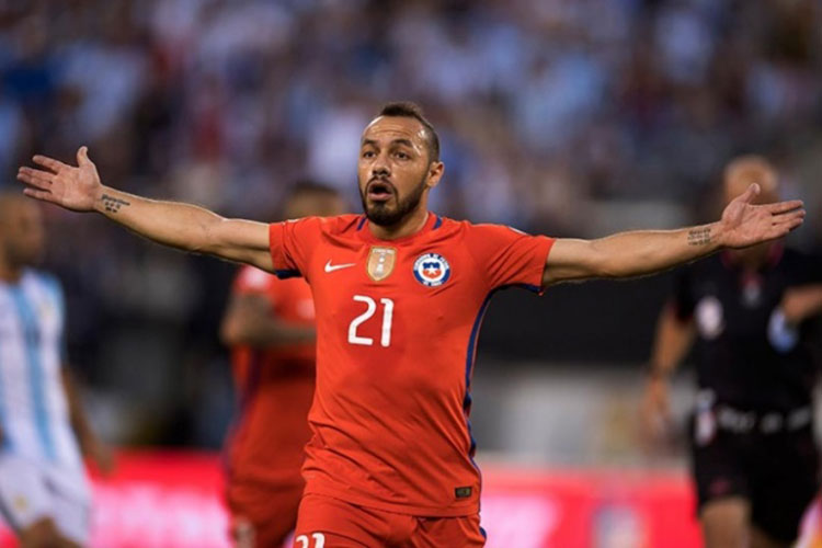 Marcelo Díaz se inclina por Pumas