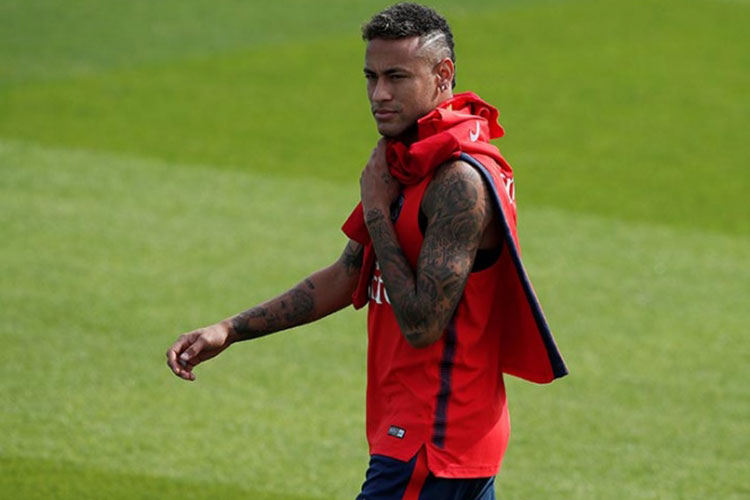 Neymar contrademanda al Barcelona