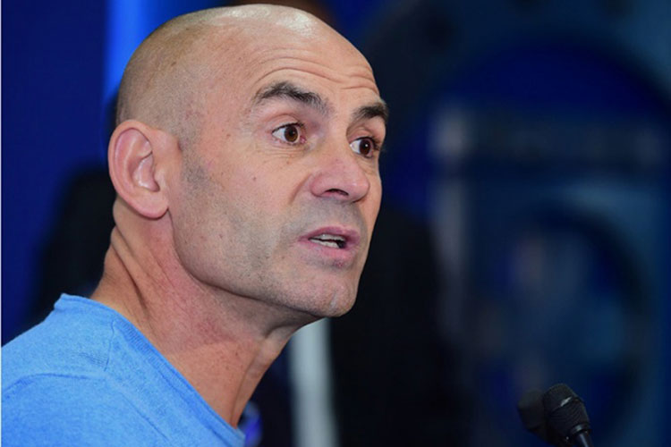 Paco Jémez multado con 150 mil pesos por ‘pintar dedo’