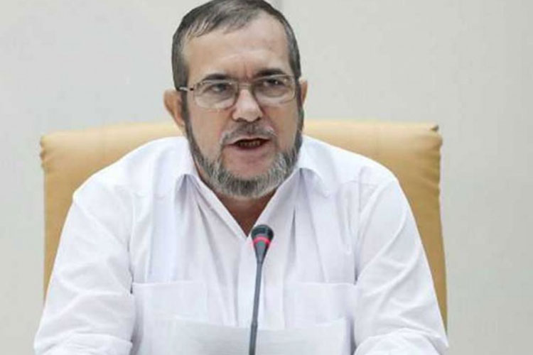 Jefe de las FARC vuelve a Colombia para instaurar partido político
