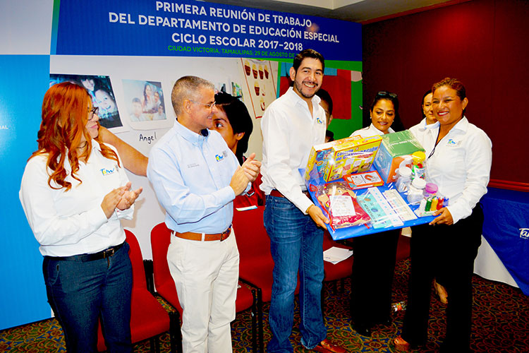 Realiza Educación Especial primera reunión de trabajo del ciclo escolar 2017-2018