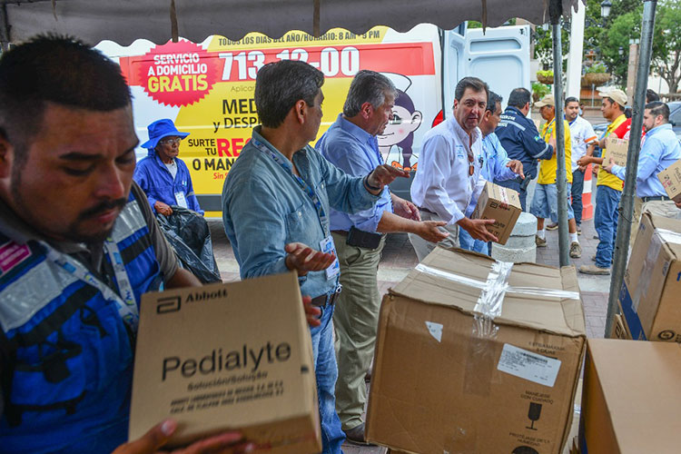 Demuestra neolaredenses su generosidad con damnificados