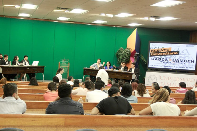 Inicia UAT debates universitarios en el Campus Victoria
