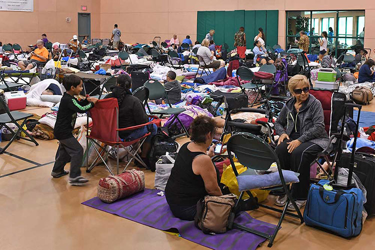 Ordenan más evacuaciones en Florida