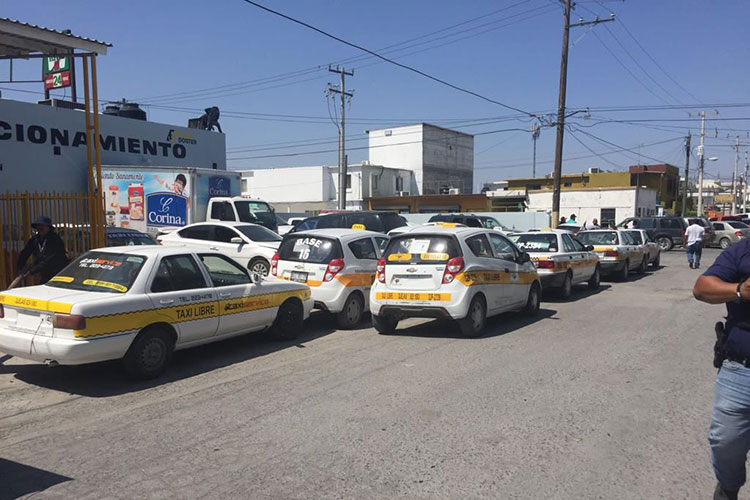 Asegura Policía Ministerial Taxis con reporte de robo