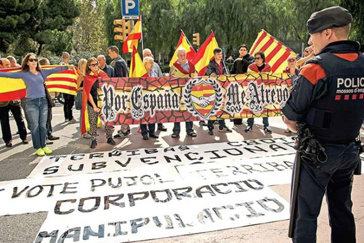 Tribunal insiste en frenar referéndum en Cataluña