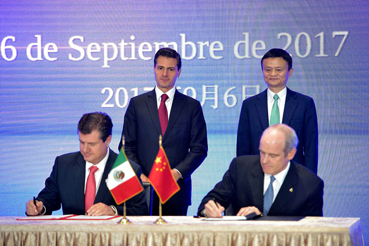 Peña Nieto regresa de China; apuesta por una diversificación comercial