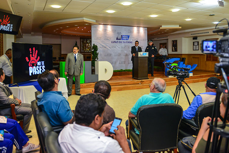 Presentan  autoridades campaña “No te Pases”
