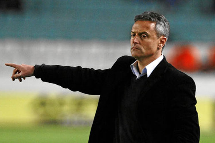 El Villarreal destituye al director técnico Fran Escribá