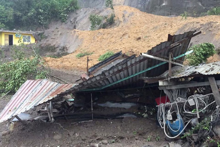 Reportan dos muertos en Veracruz tras paso de ‘Katia’