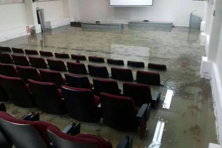 Colapsa la lluvia a Monterrey y su zona conurbada