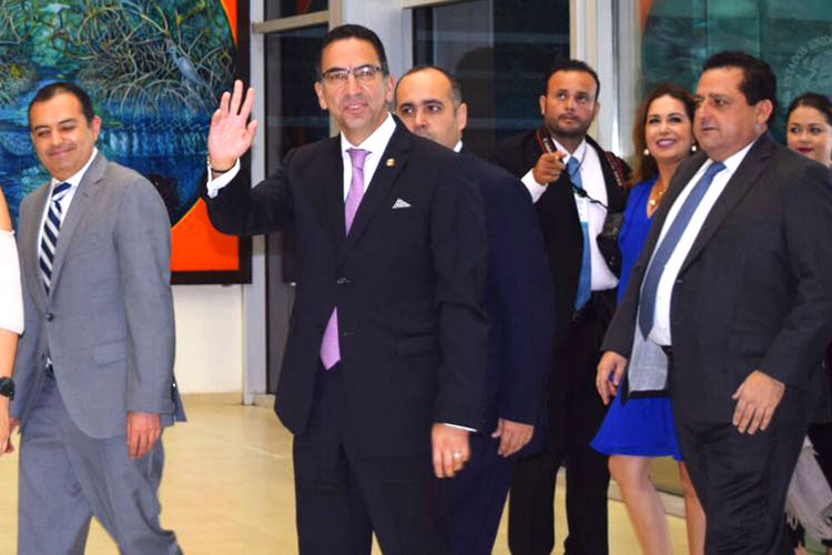 “Complicado aumentar el salario mínimo”: Javier Lozano