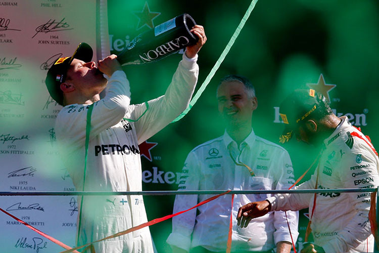 Lewis Hamilton conquista el GP de Italia; ya es líder mundial