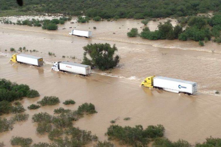 Lluvias incrementan niveles de ríos e inunda ciudades