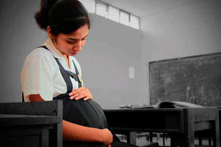 Nacen 10 mil niños de mamás con 15 años de edad