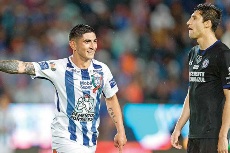 Los Tuzos golean al Cruz Azul; Toluca hunde a los felinos