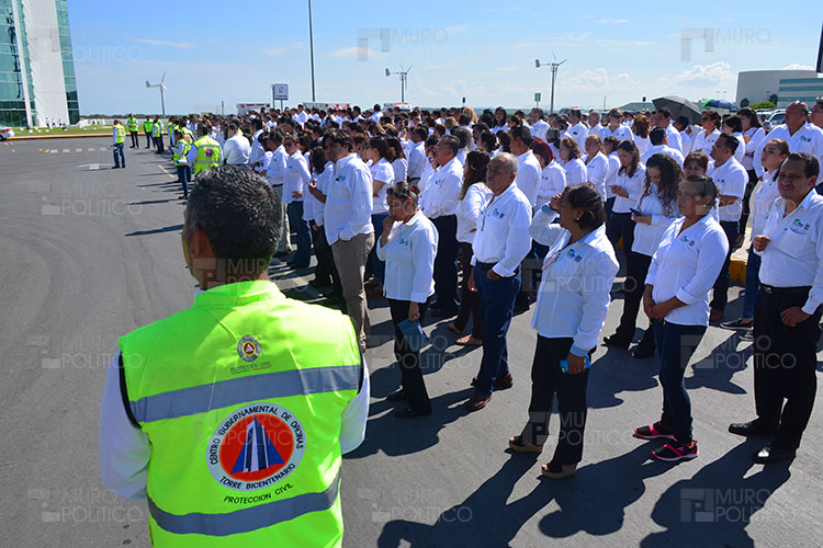 Simulacro evacua a 2 mil 500 burócratas en Torre Bicentenario