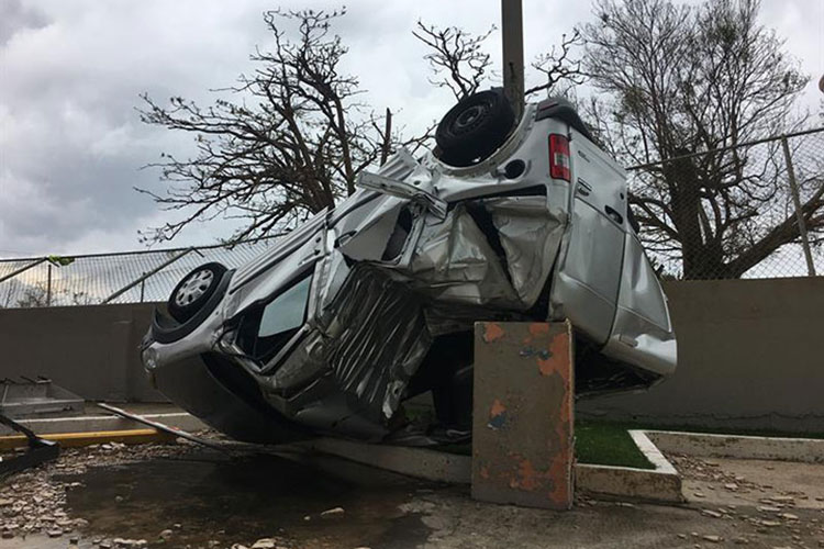 Boricuas enfrentan un país totalmente devastado