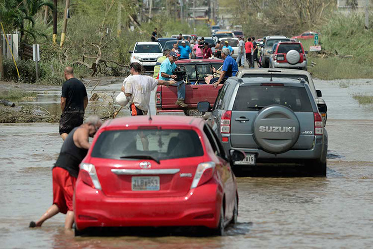 Evacuan a 70 mil personas en Puerto Rico por presa dañada