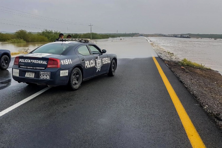Se inundan colonias Nuevo Laredo