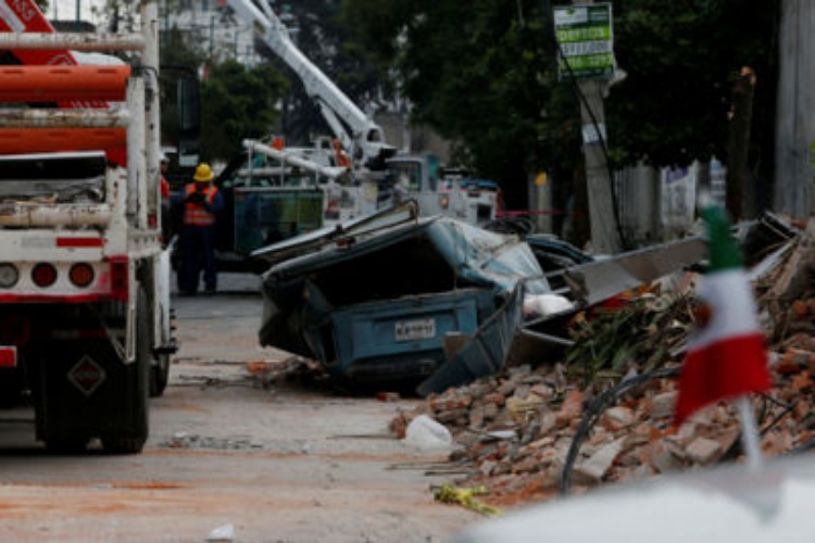 Confirma EPN 30 muertos y más de 200 heridos tras sismo de 8.2 grados